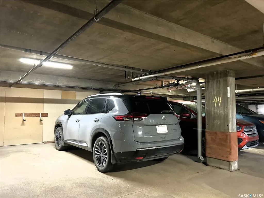 910 Heritage View Saskatoon SK S7H 5S4