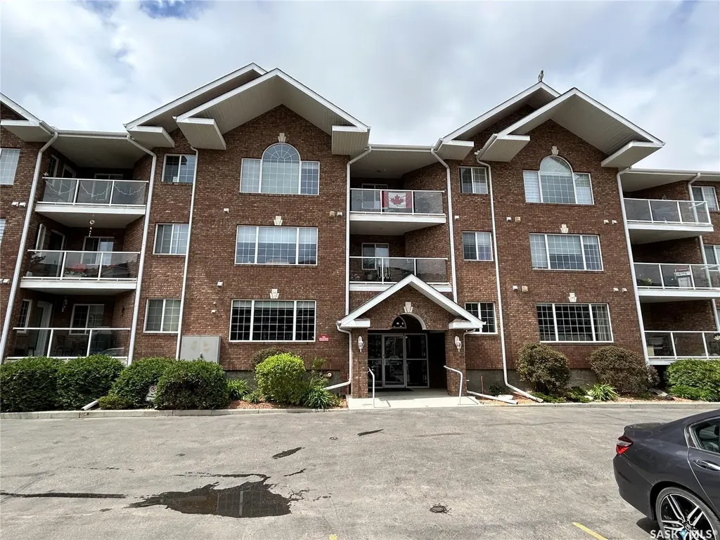 910 Heritage View Saskatoon SK S7H 5S4