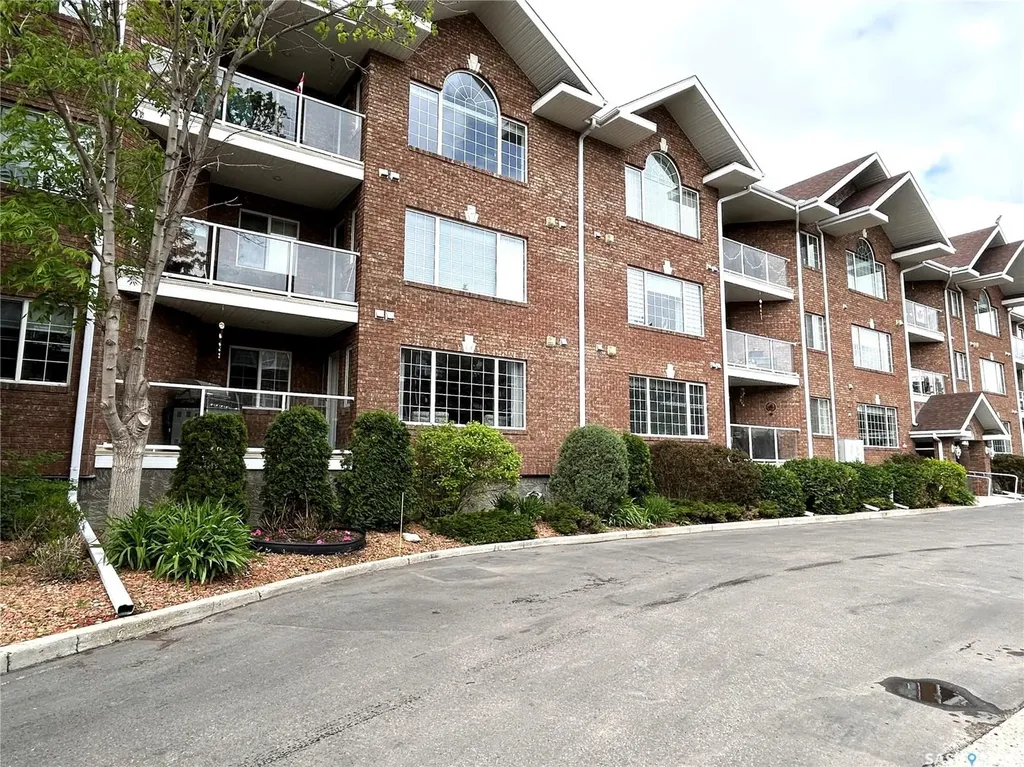 910 Heritage View Saskatoon SK S7H 5S4