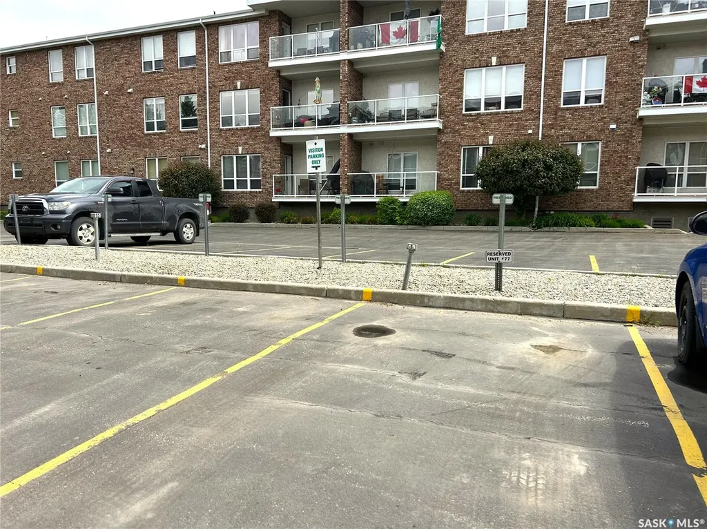 910 Heritage View Saskatoon SK S7H 5S4