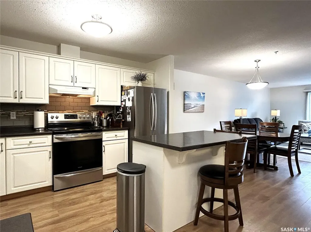 910 Heritage View Saskatoon SK S7H 5S4