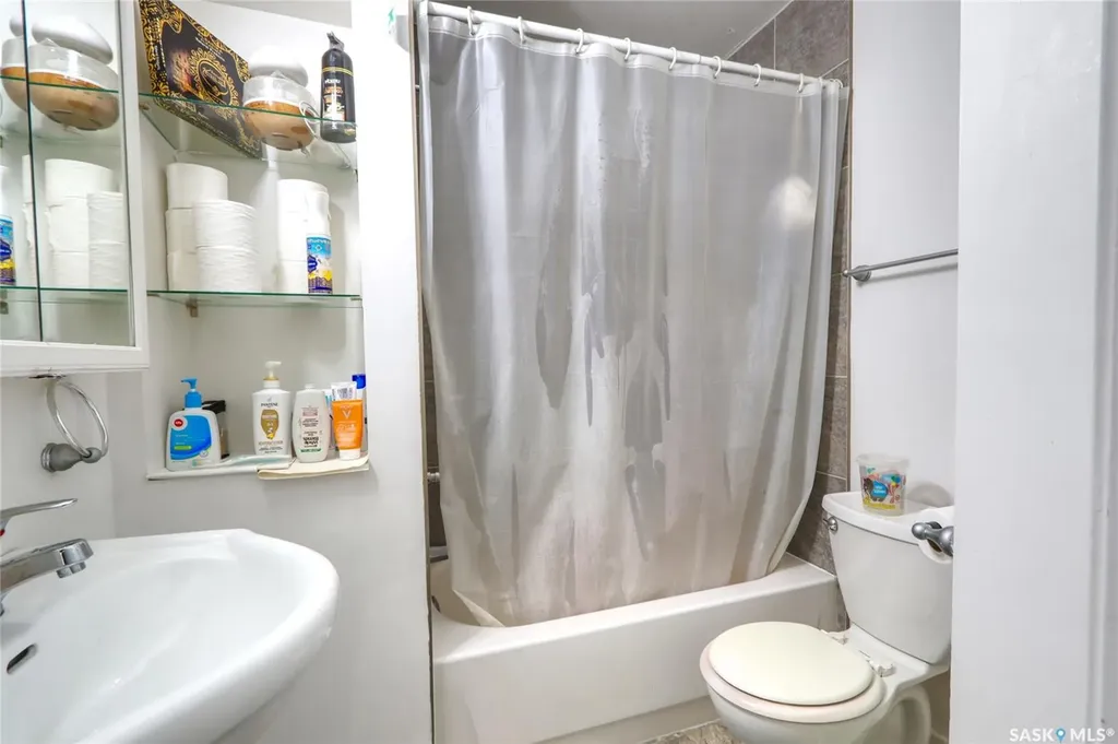 426 Robinson Street Regina SK S4R 3R4