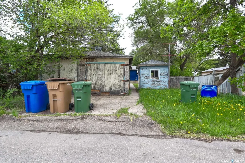 426 Robinson Street Regina SK S4R 3R4