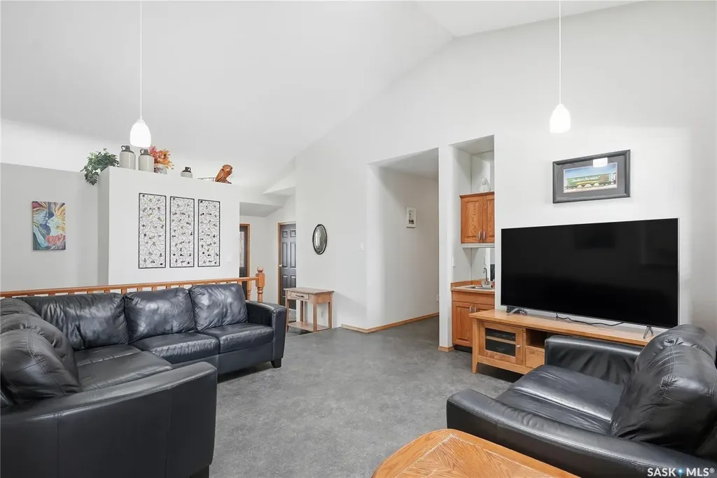 214 Forsyth Court Saskatoon SK S7N 4H2