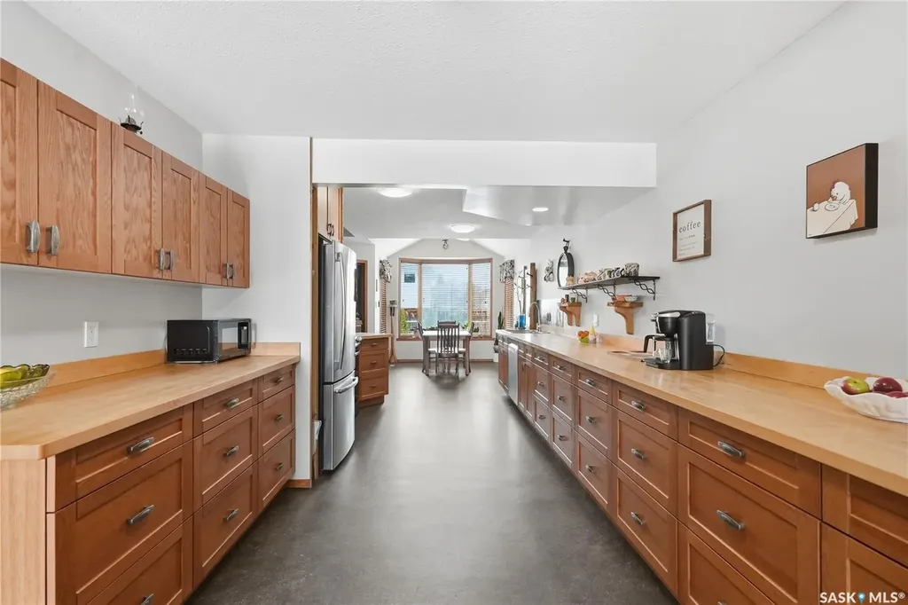 214 Forsyth Court Saskatoon SK S7N 4H2
