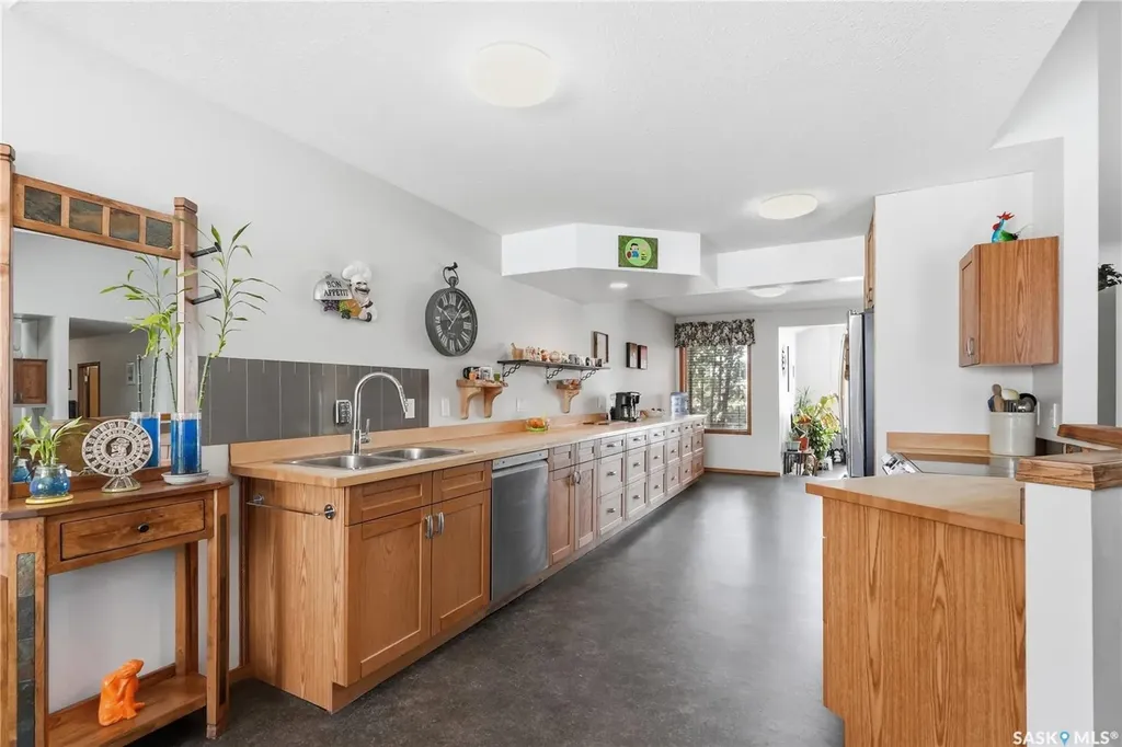 214 Forsyth Court Saskatoon SK S7N 4H2