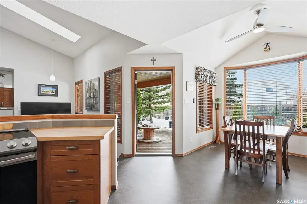 214 Forsyth Court Saskatoon SK S7N 4H2