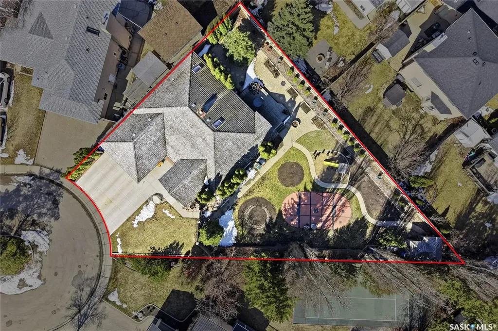 214 Forsyth Court Saskatoon SK S7N 4H2