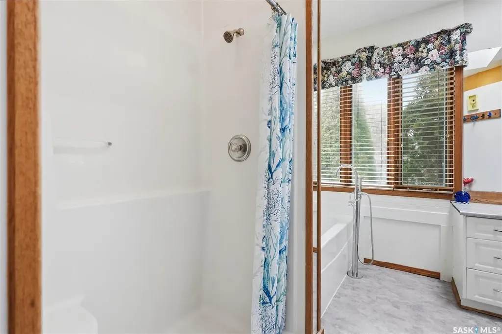 214 Forsyth Court Saskatoon SK S7N 4H2