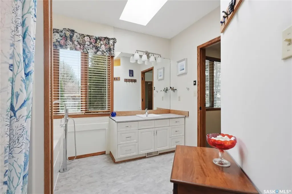 214 Forsyth Court Saskatoon SK S7N 4H2