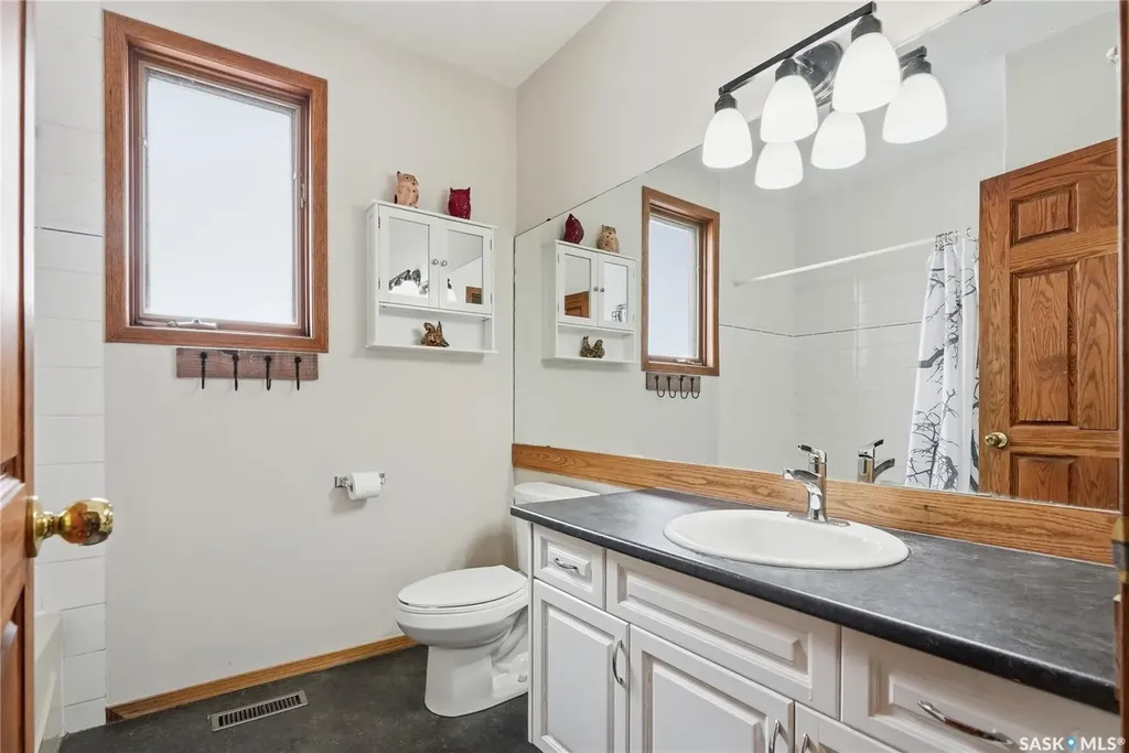 214 Forsyth Court Saskatoon SK S7N 4H2