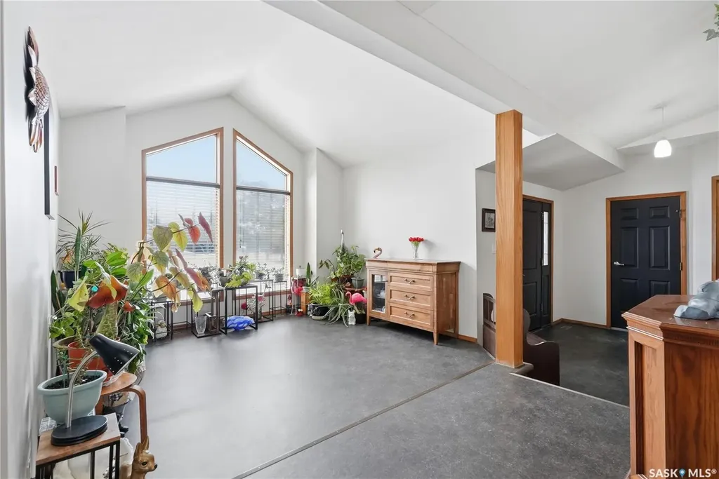 214 Forsyth Court Saskatoon SK S7N 4H2