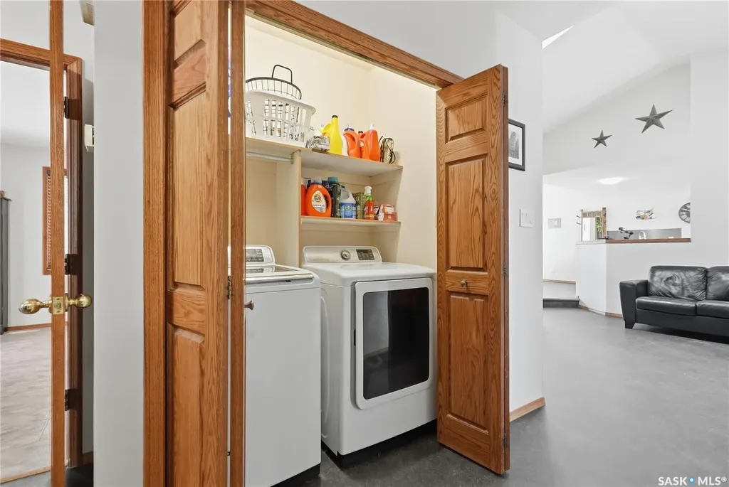 214 Forsyth Court Saskatoon SK S7N 4H2