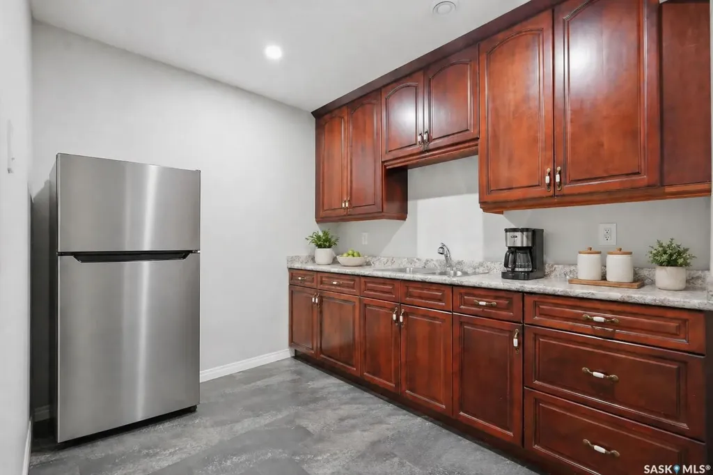 214 Forsyth Court Saskatoon SK S7N 4H2