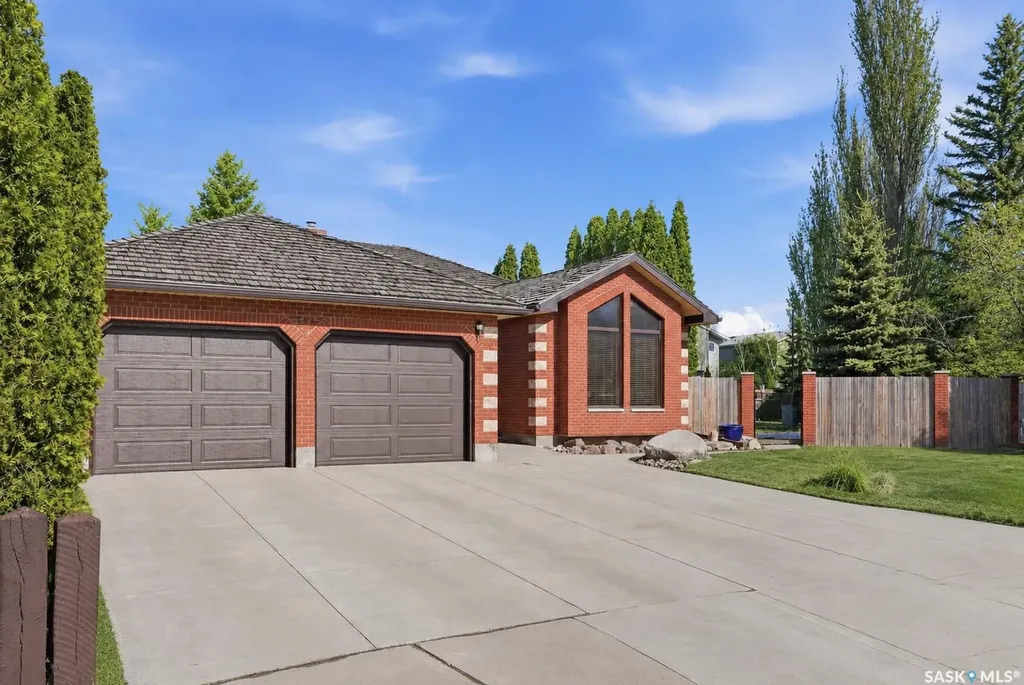 214 Forsyth Court Saskatoon SK S7N 4H2