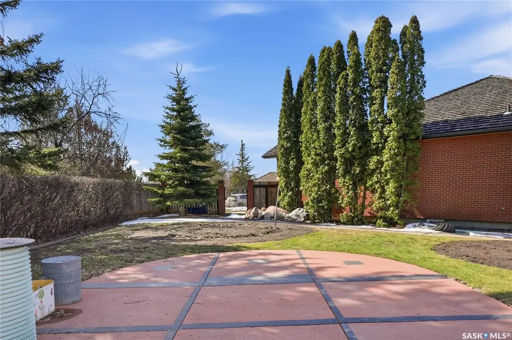 214 Forsyth Court Saskatoon SK S7N 4H2
