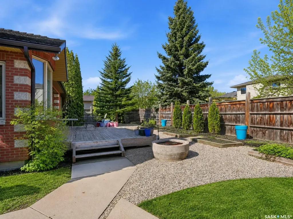 214 Forsyth Court Saskatoon SK S7N 4H2