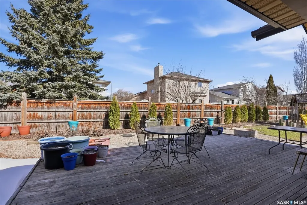 214 Forsyth Court Saskatoon SK S7N 4H2