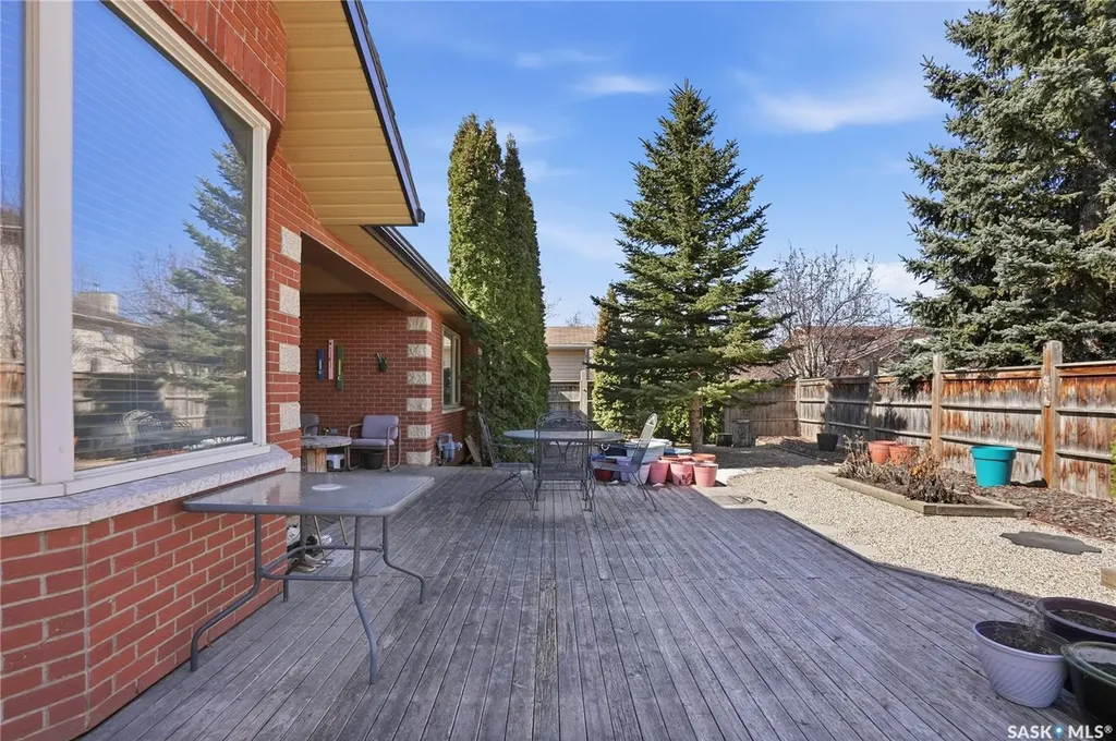 214 Forsyth Court Saskatoon SK S7N 4H2