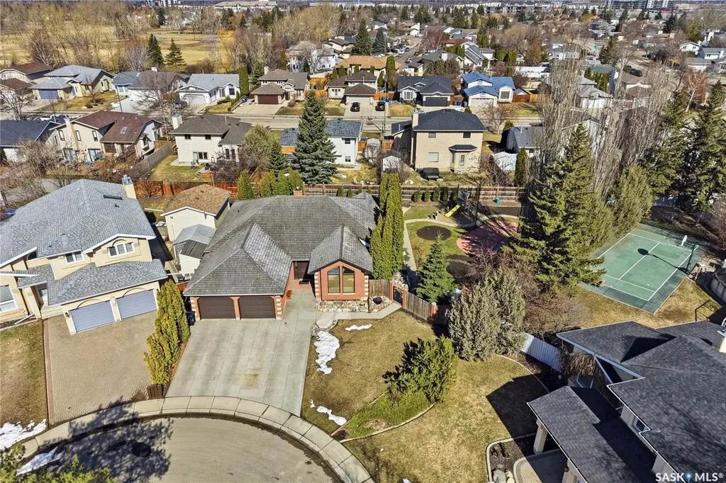 214 Forsyth Court Saskatoon SK S7N 4H2