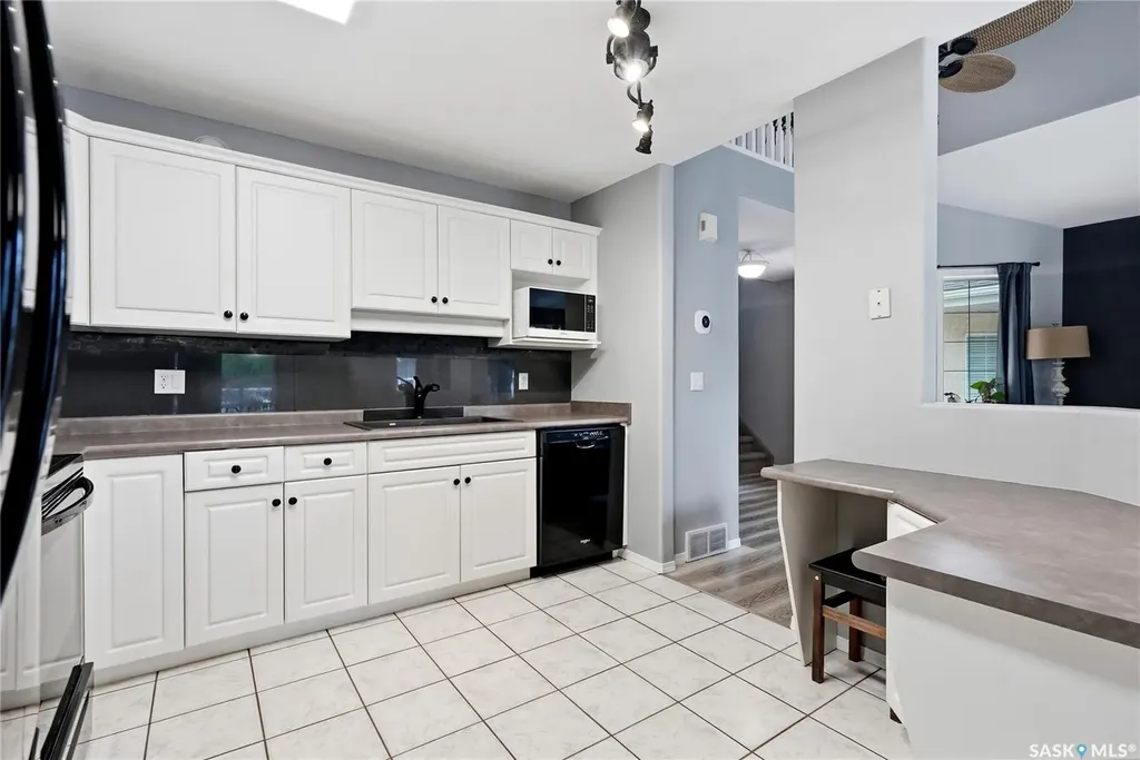 905 9th Street E Saskatoon SK S7H 0M9