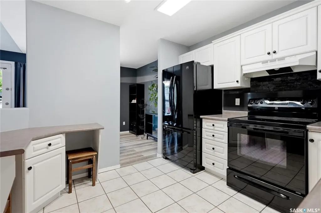 905 9th Street E Saskatoon SK S7H 0M9