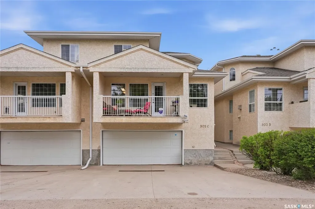 905 9th Street E Saskatoon SK S7H 0M9