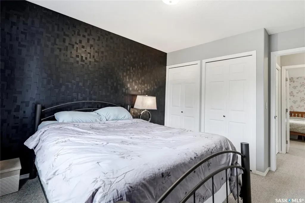 905 9th Street E Saskatoon SK S7H 0M9