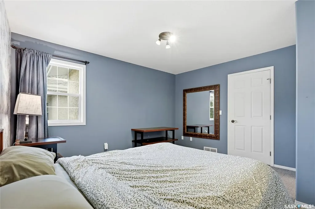 905 9th Street E Saskatoon SK S7H 0M9