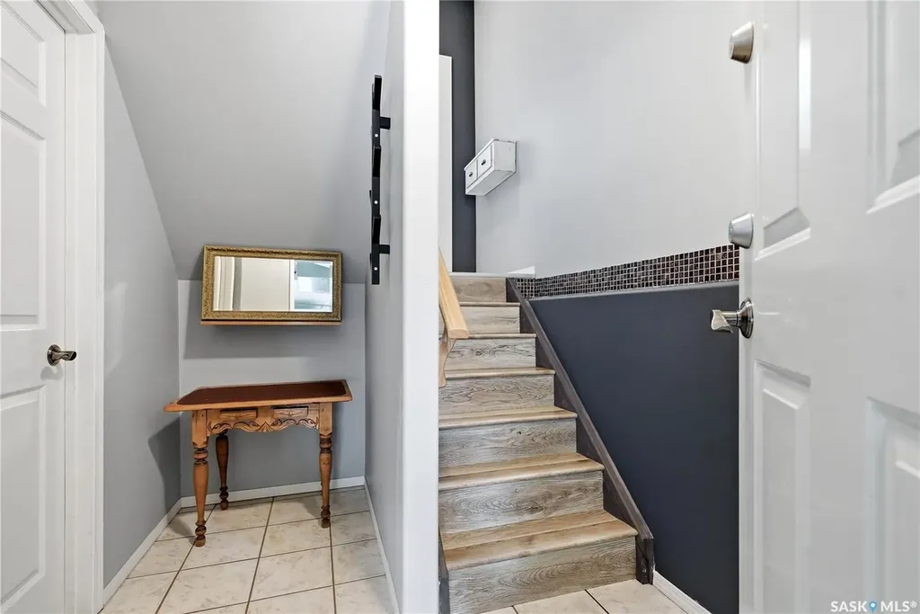905 9th Street E Saskatoon SK S7H 0M9