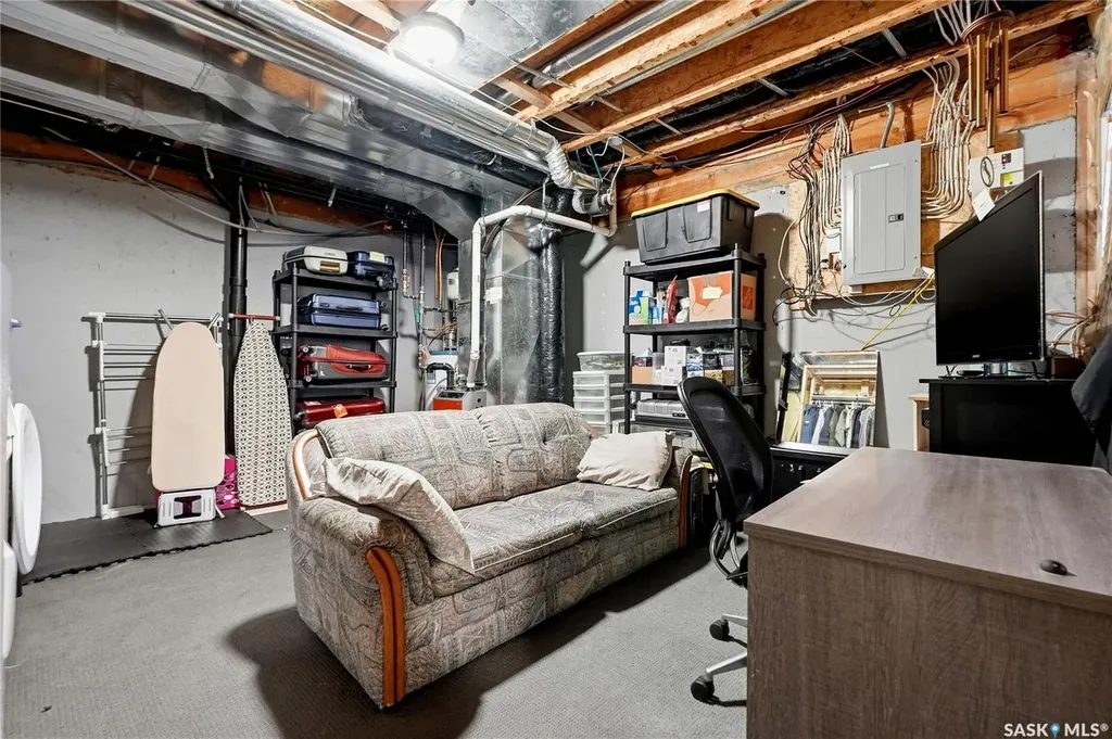 905 9th Street E Saskatoon SK S7H 0M9