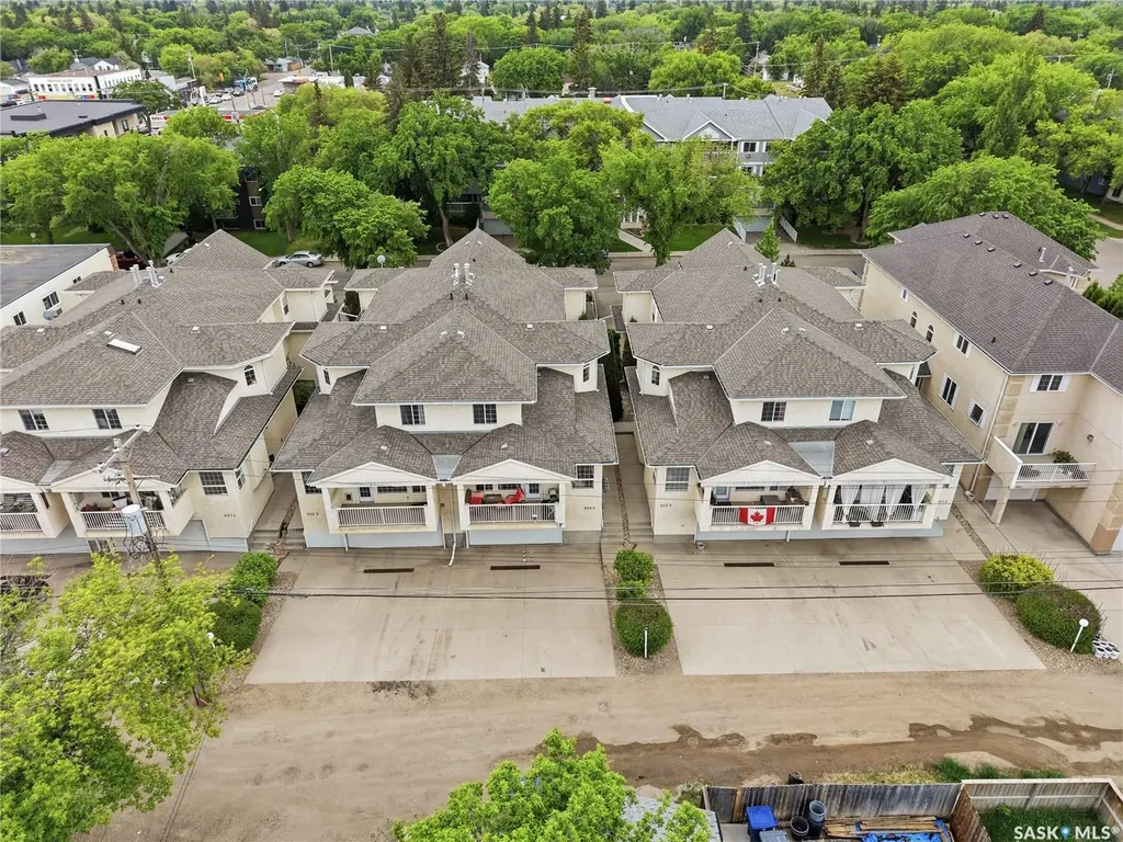 905 9th Street E Saskatoon SK S7H 0M9