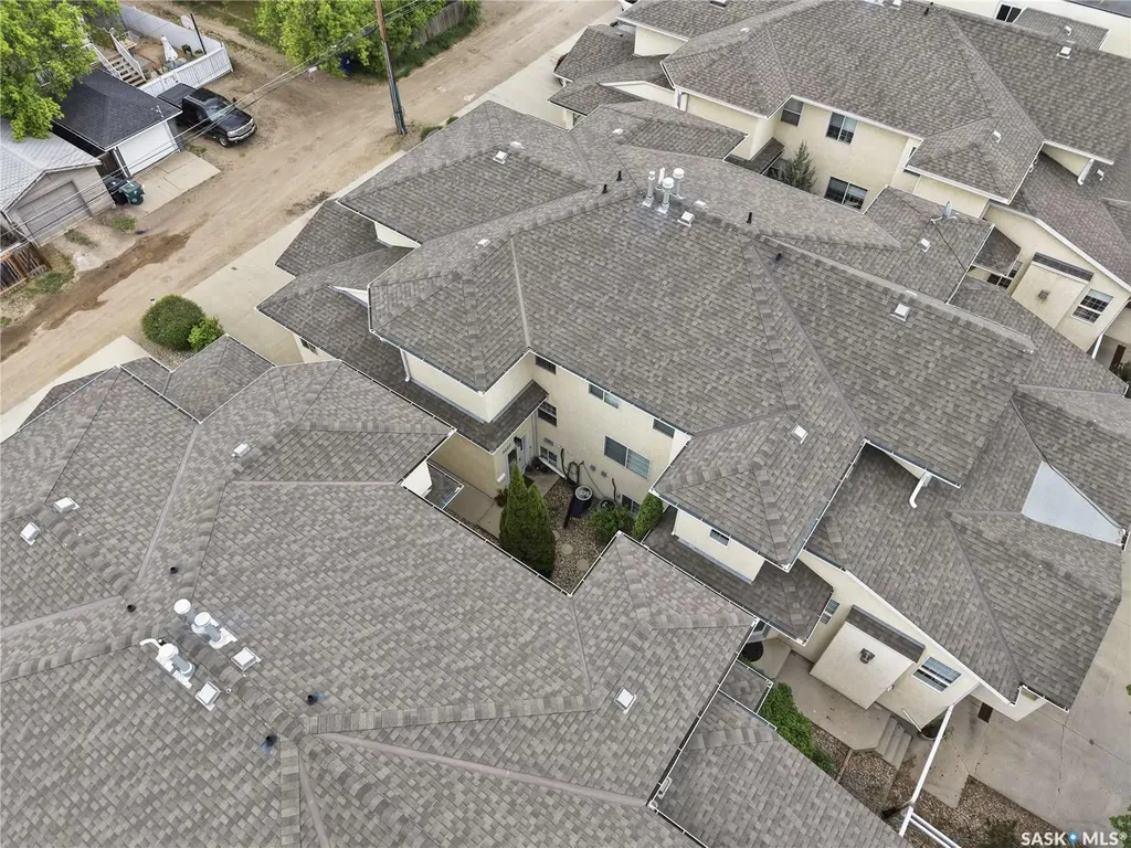 905 9th Street E Saskatoon SK S7H 0M9