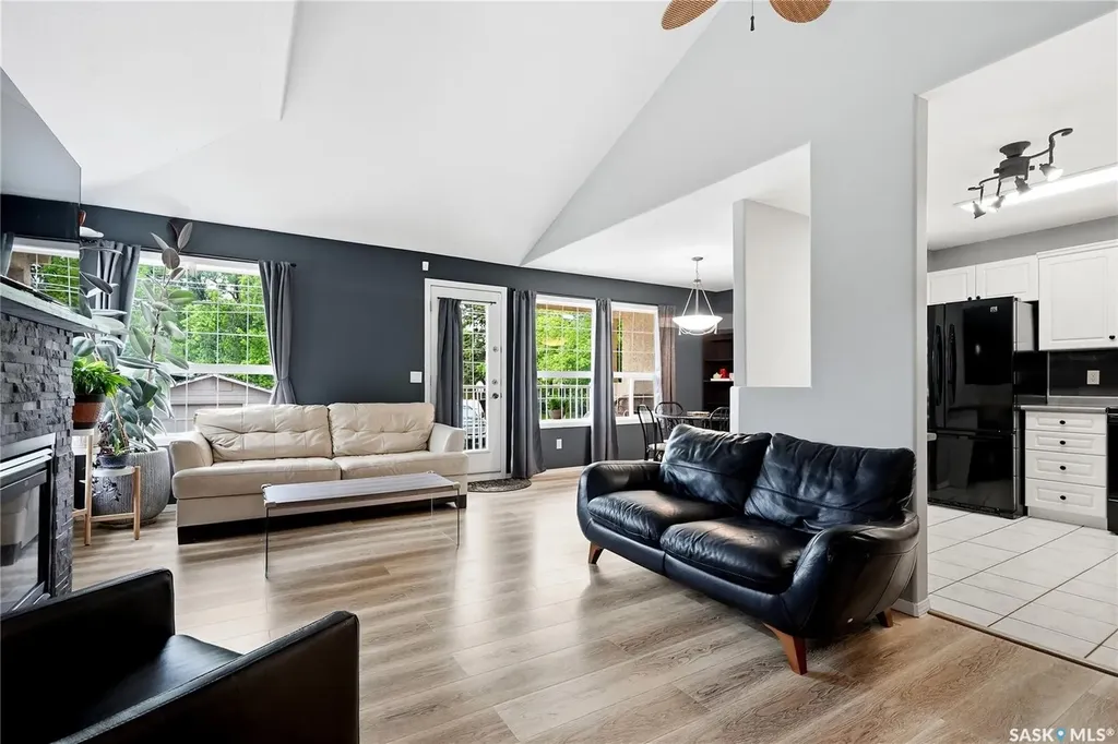 905 9th Street E Saskatoon SK S7H 0M9