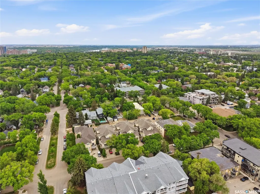 905 9th Street E Saskatoon SK S7H 0M9