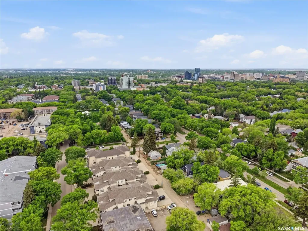 905 9th Street E Saskatoon SK S7H 0M9