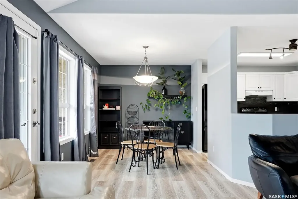905 9th Street E Saskatoon SK S7H 0M9