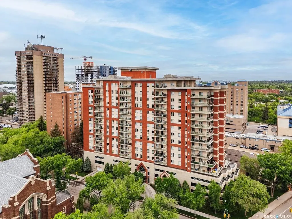 902 Spadina Crescent E Saskatoon SK S7K 0G8