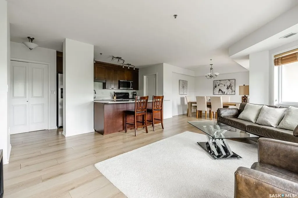 902 Spadina Crescent E Saskatoon SK S7K 0G8