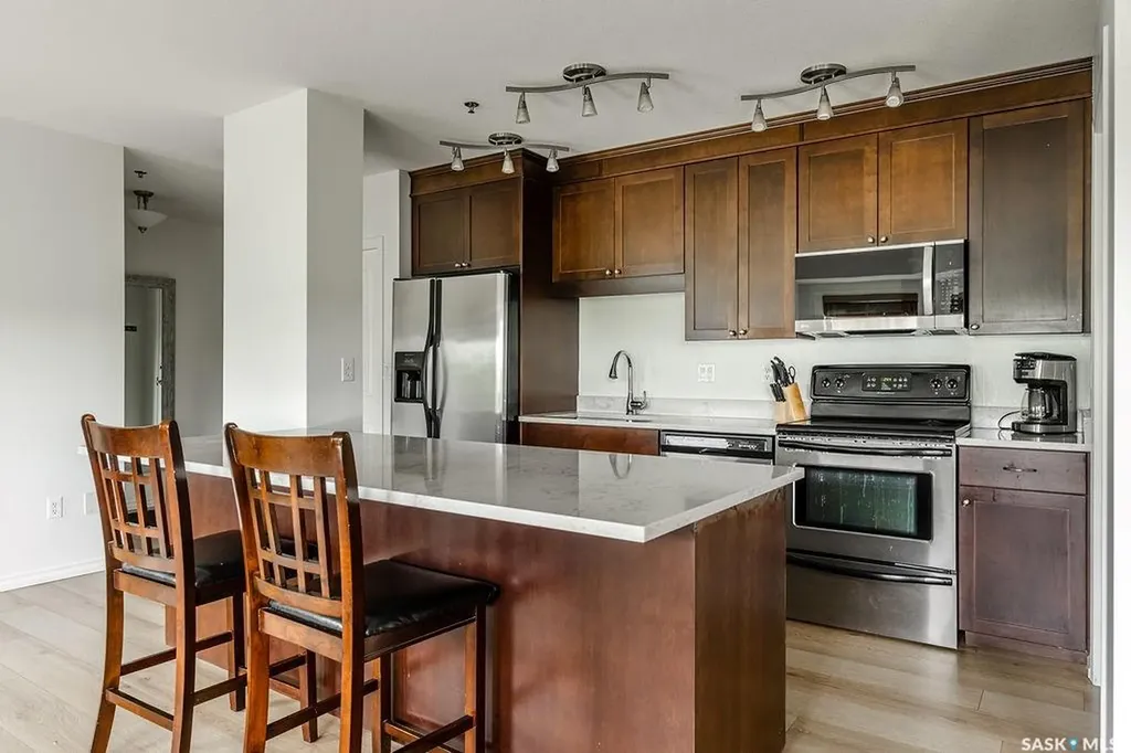 902 Spadina Crescent E Saskatoon SK S7K 0G8
