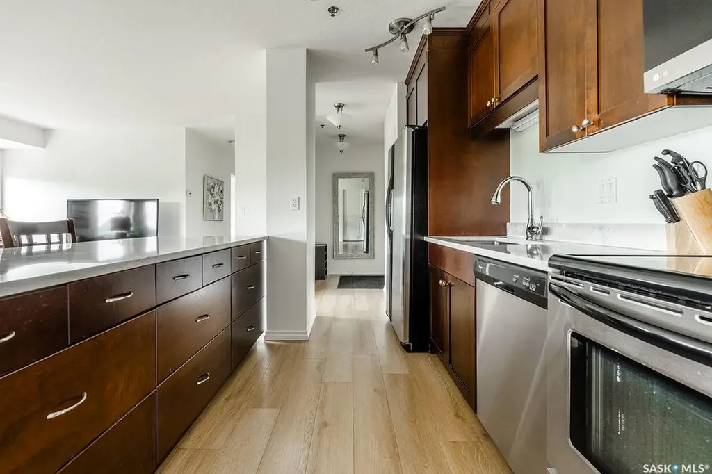 902 Spadina Crescent E Saskatoon SK S7K 0G8