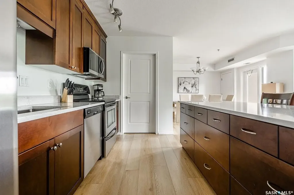 902 Spadina Crescent E Saskatoon SK S7K 0G8
