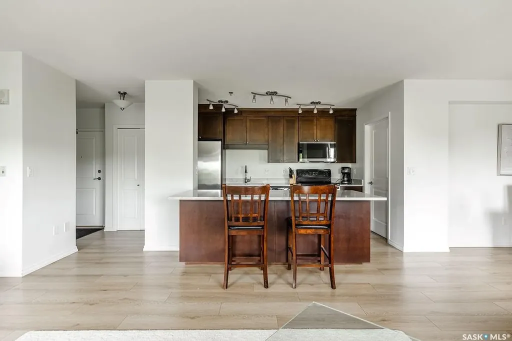 902 Spadina Crescent E Saskatoon SK S7K 0G8
