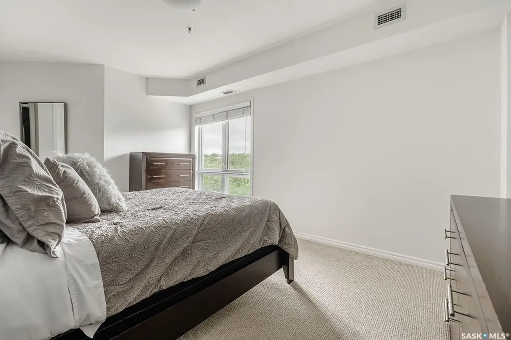 902 Spadina Crescent E Saskatoon SK S7K 0G8