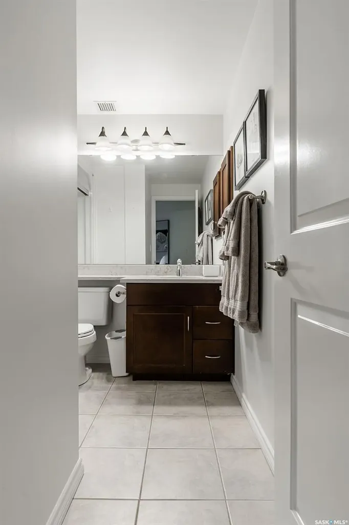 902 Spadina Crescent E Saskatoon SK S7K 0G8