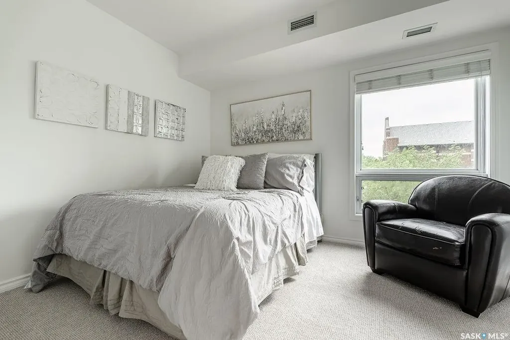 902 Spadina Crescent E Saskatoon SK S7K 0G8