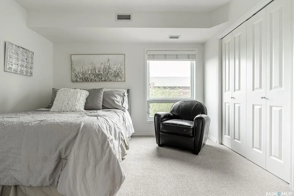 902 Spadina Crescent E Saskatoon SK S7K 0G8