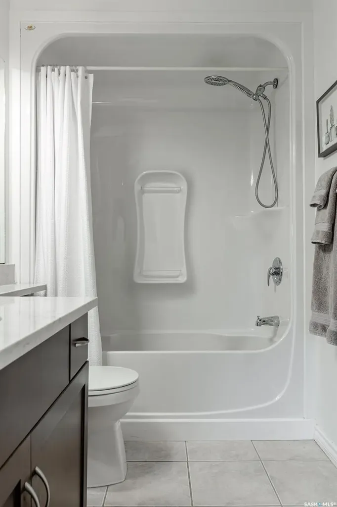 902 Spadina Crescent E Saskatoon SK S7K 0G8