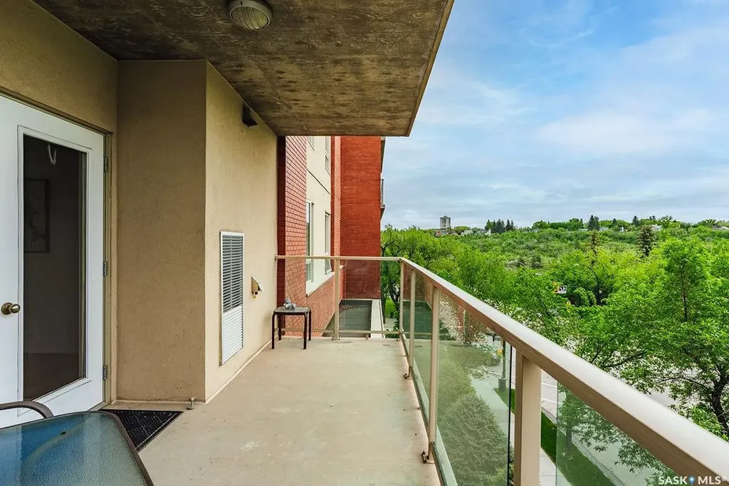 902 Spadina Crescent E Saskatoon SK S7K 0G8