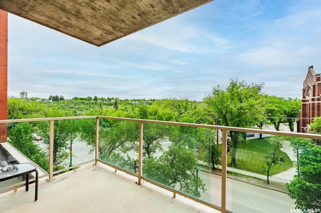 902 Spadina Crescent E Saskatoon SK S7K 0G8